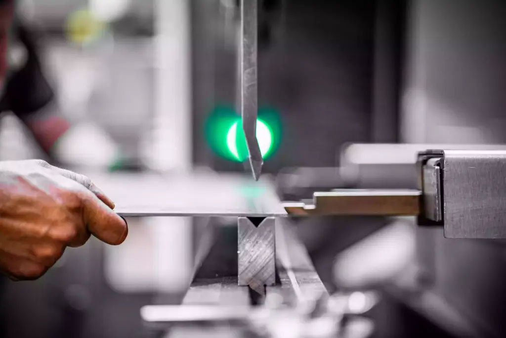 Individuelles Blech Abkanten auf den Millimeter genau